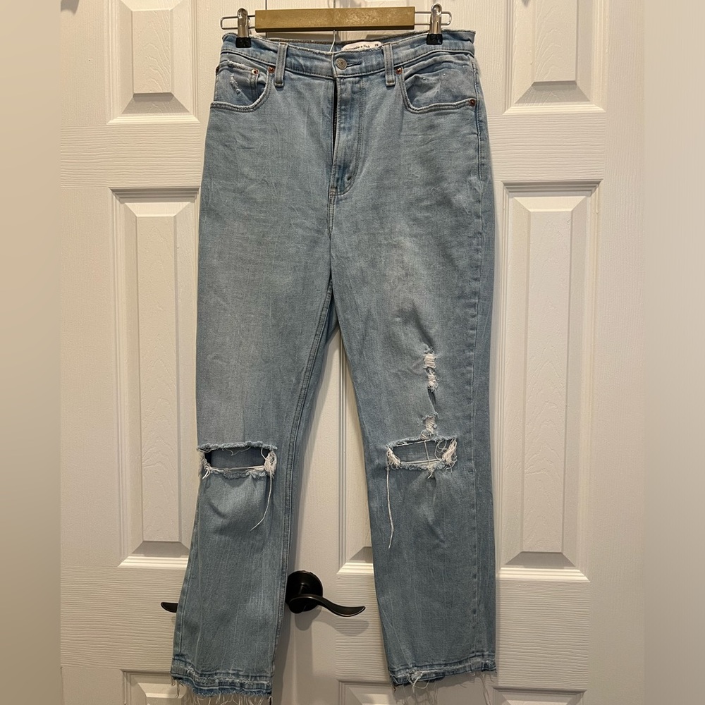 Abercrombie Ultra High Rise Ankle Straight Jean